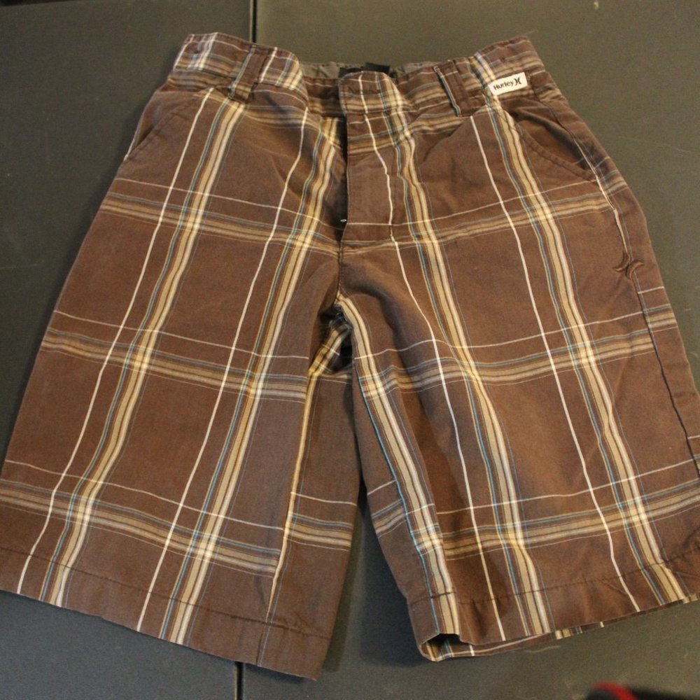 Hurley boys plaid brown shorts size 8 (H)